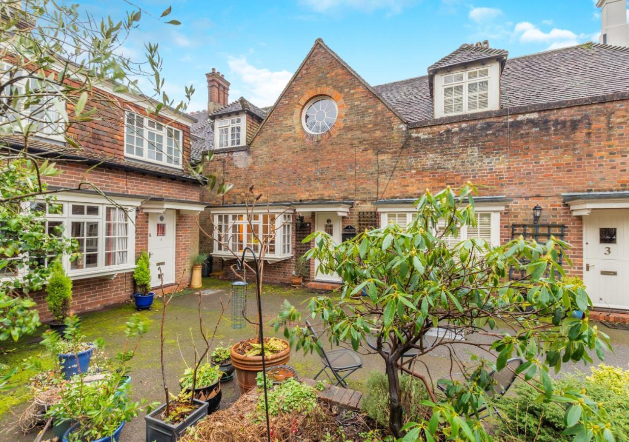 2 Stable Mews Villa Royal Tunbridge Wells Bagian luar foto